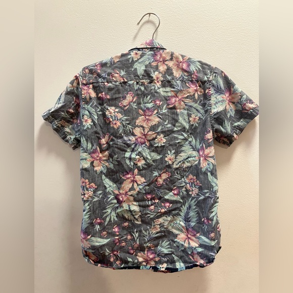 Denim and Flower Ricky Singh men’s medium button down floral tee shirt - Picture 2 of 3